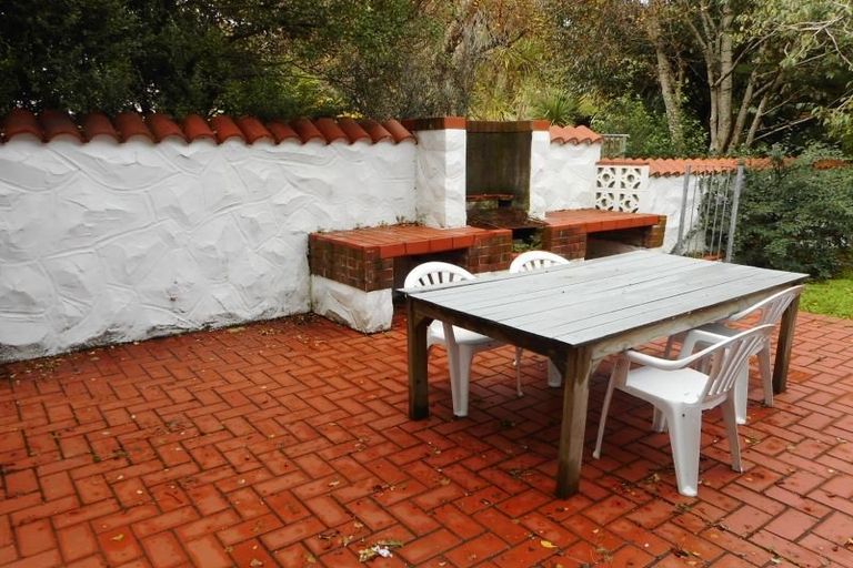 Photo of property in 55 Waikowhai Street, Ngaio, Wellington, 6035