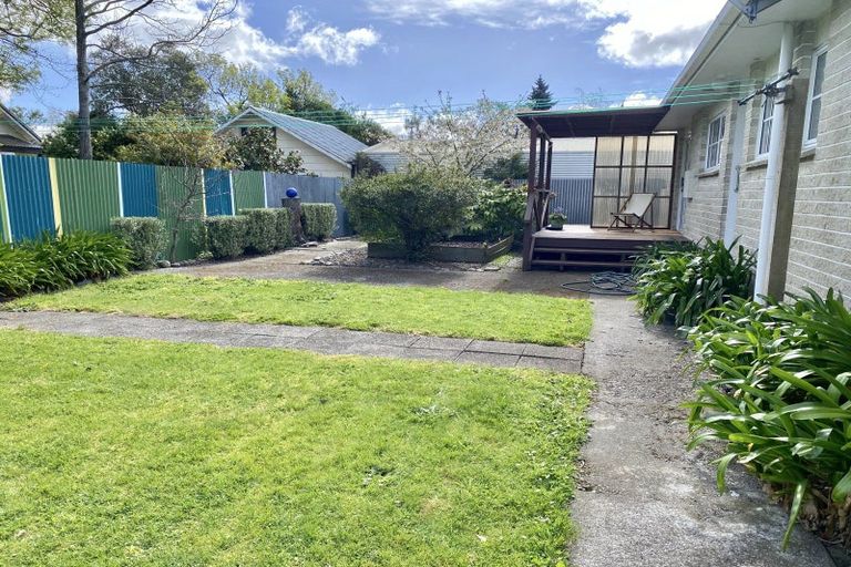 Photo of property in 14 Papawai Road, Greytown, 5712
