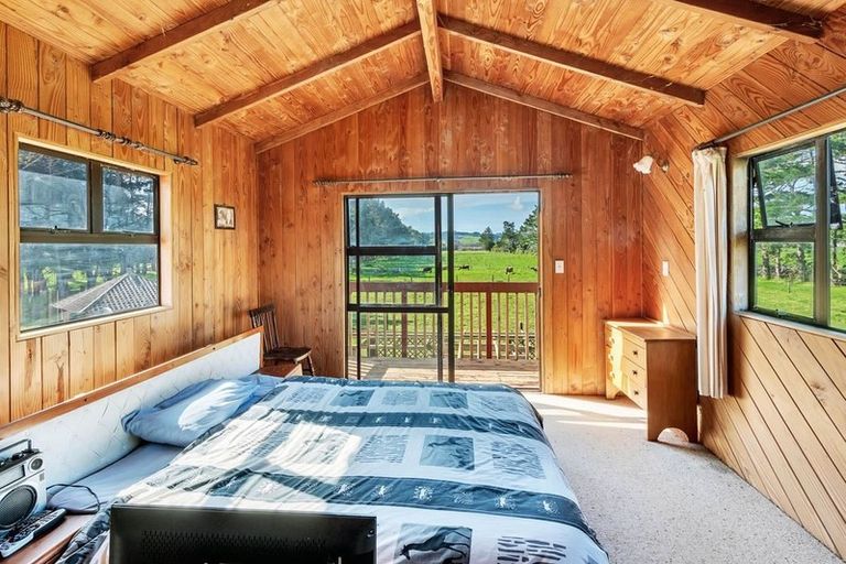 Photo of property in 42 Rimmer Road, Helensville, 0875