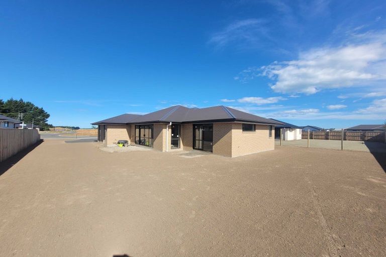 Photo of property in 76 Hilton Drive, Amberley, 7410