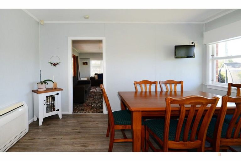 Photo of property in 15 Oxford Street, Waimate, 7924