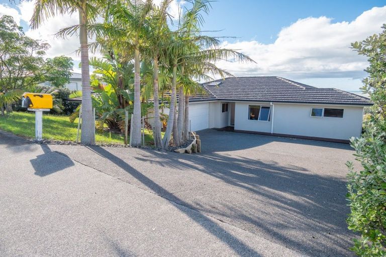 Photo of property in 11 Christine Drive, Coopers Beach, 0420