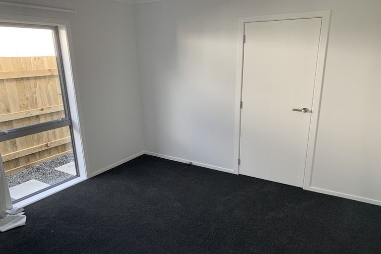 Photo of property in 22 Koru Loop, Paraparaumu, 5032