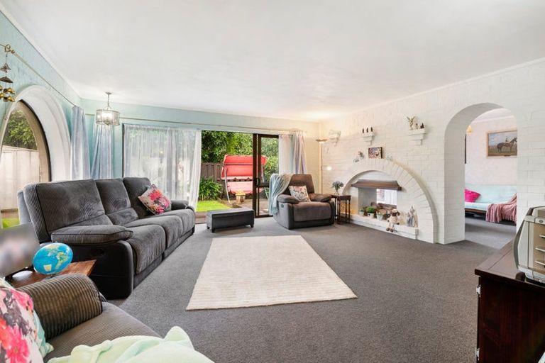 Photo of property in 17a Balgowan Terrace, Conifer Grove, Takanini, 2112