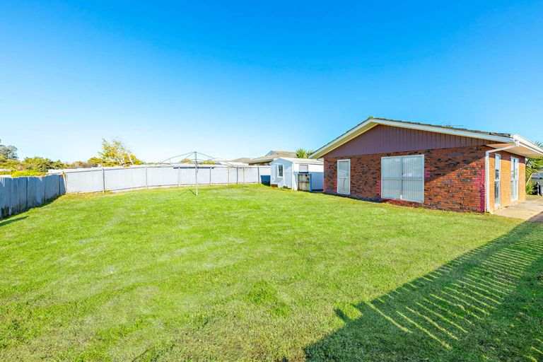 Photo of property in 68 Chelburn Crescent, Mangere East, Auckland, 2024