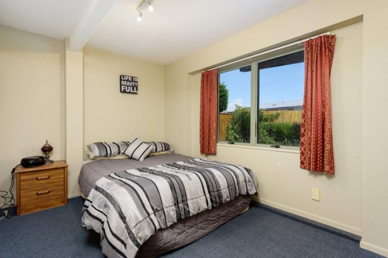 Photo of property in 4 Moorea Place, Mount Maunganui, 3116