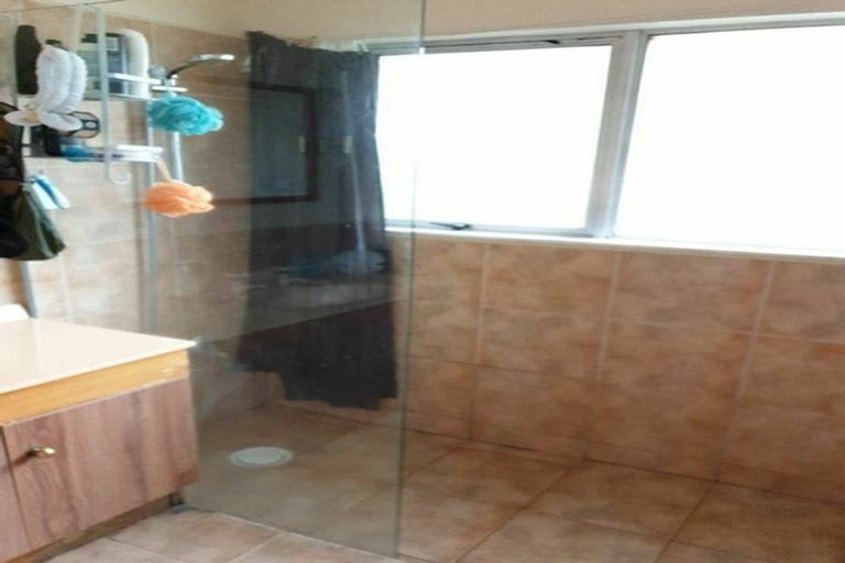 Photo of property in 85a Colwill Road, Massey, Auckland, 0614