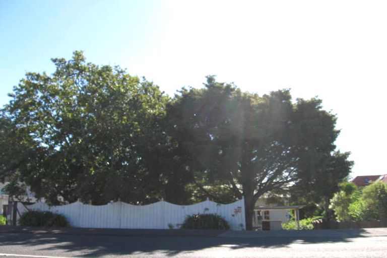 Photo of property in 300 Hurstmere Road, Takapuna, Auckland, 0622