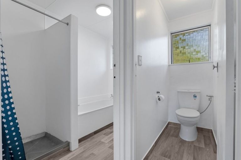 Photo of property in 4 Bromley Place, Westown, New Plymouth, 4310