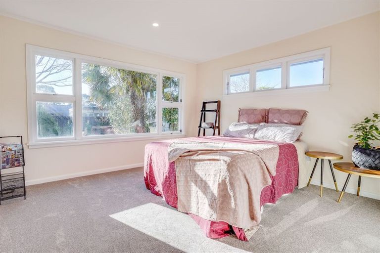 Photo of property in 5 Burnside Crescent, Burnside, Christchurch, 8053