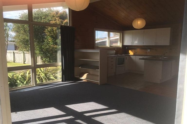 Photo of property in 10 Bahama Crescent, Paraparaumu Beach, Paraparaumu, 5032