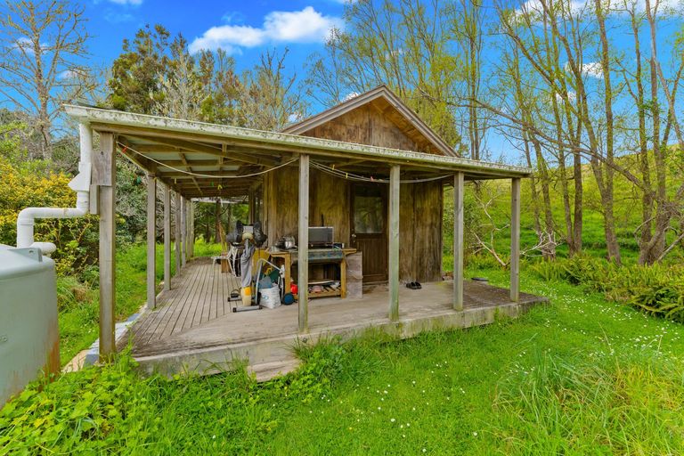 Photo of property in 110 Gibbons Road, Kaiwaka, 0573