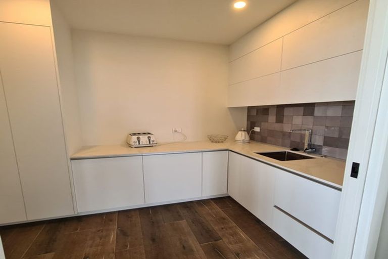 Photo of property in 15 Lawrence Carter Drive, Bombay, 2675