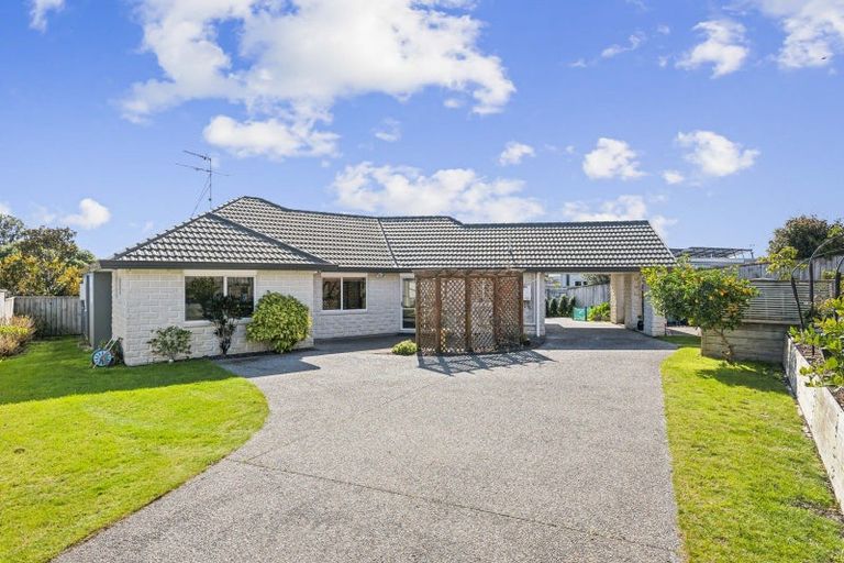 Photo of property in 111 Milne Drive, Paraparaumu, 5032