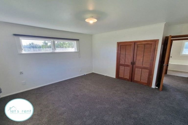 Photo of property in 12 Raglan Street, Mangere East, Auckland, 2024