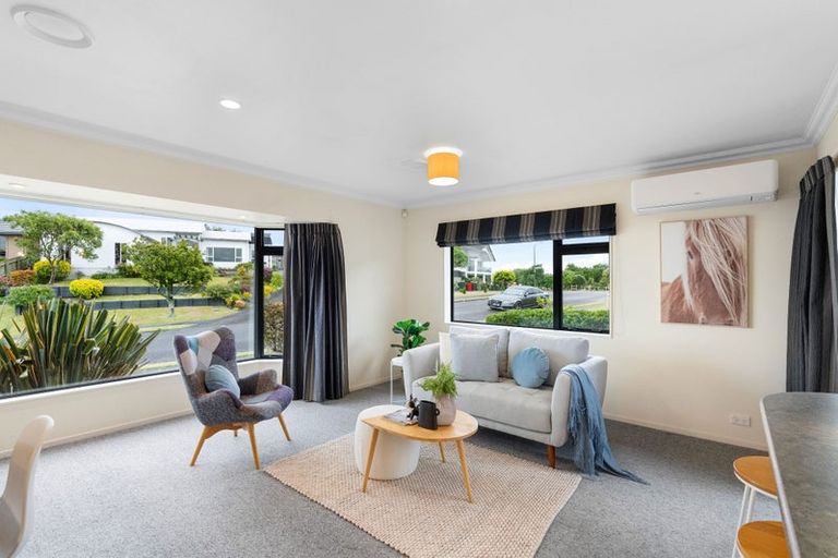 Photo of property in 1 Roseash Lane, Levin, 5510