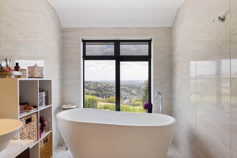 Photo of property in 4 Stonewall Place, Huntsbury, Christchurch, 8022