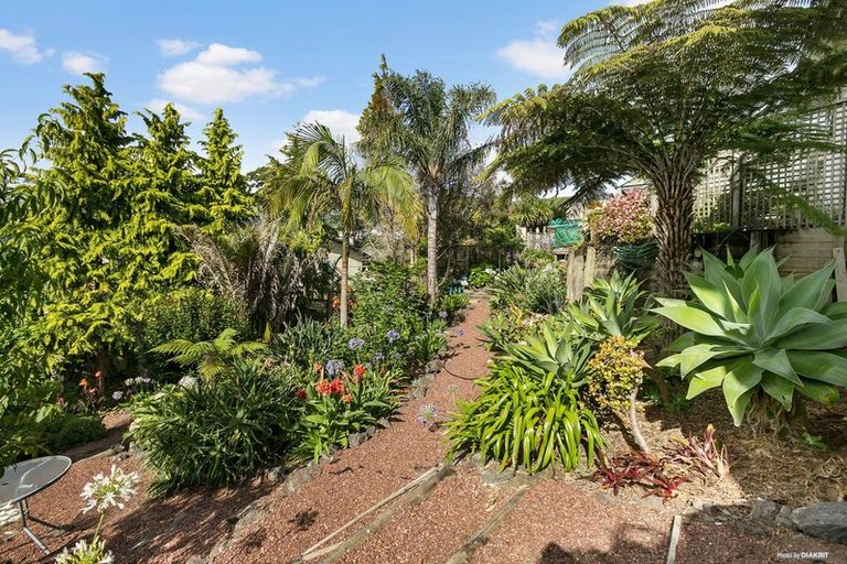 Photo of property in 14 Sunhill Road, Sunnyvale, Auckland, 0612