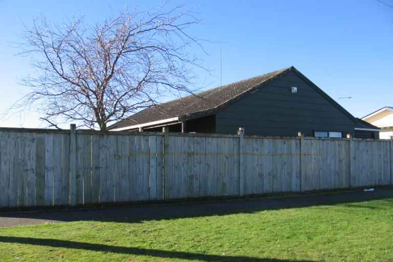 Photo of property in 2a Rutland Place, Milson, Palmerston North, 4414