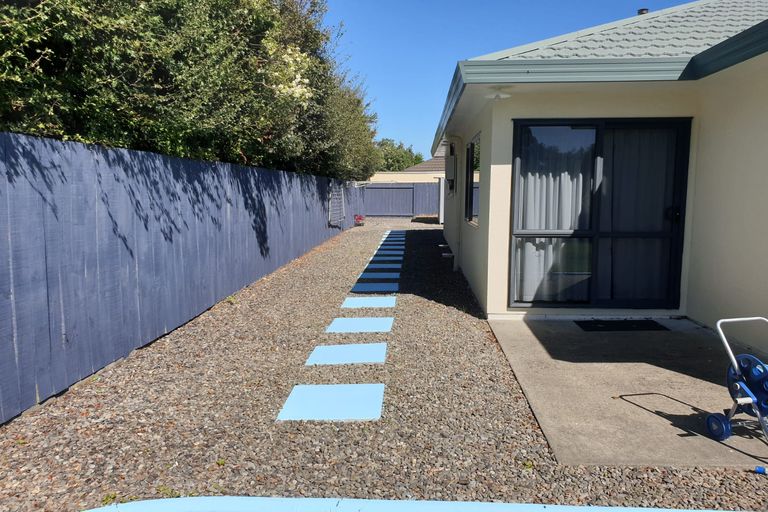Photo of property in 42 Logan Way, Kelvin Grove, Palmerston North, 4414