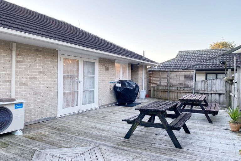 Photo of property in 43 Blease Street, New Lynn, Auckland, 0600