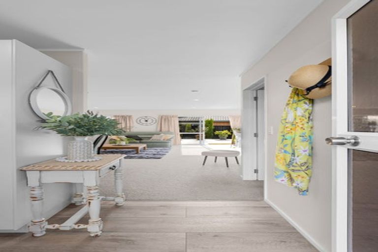 Photo of property in 3b Mcgowan Place, Orewa, 0931