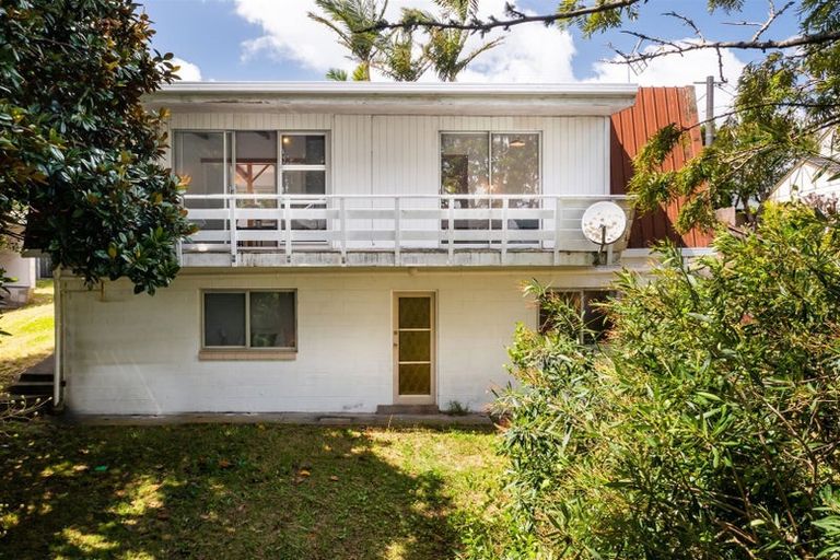 Photo of property in 2/35a Rangatira Road, Beach Haven, Auckland, 0626