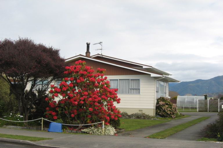 Photo of property in 50 Meihana Street, Takaka, 7110