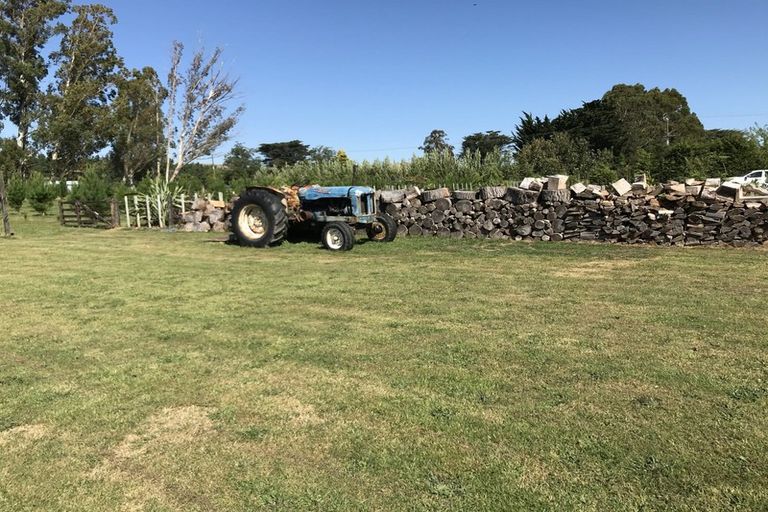 Photo of property in 49 Bright Street, Eketahuna, 4900