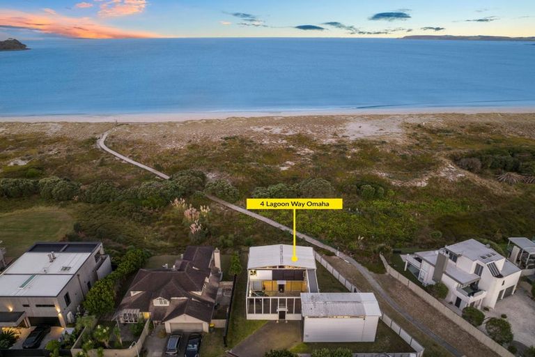 Photo of property in 4 Lagoon Way, Omaha, 0986