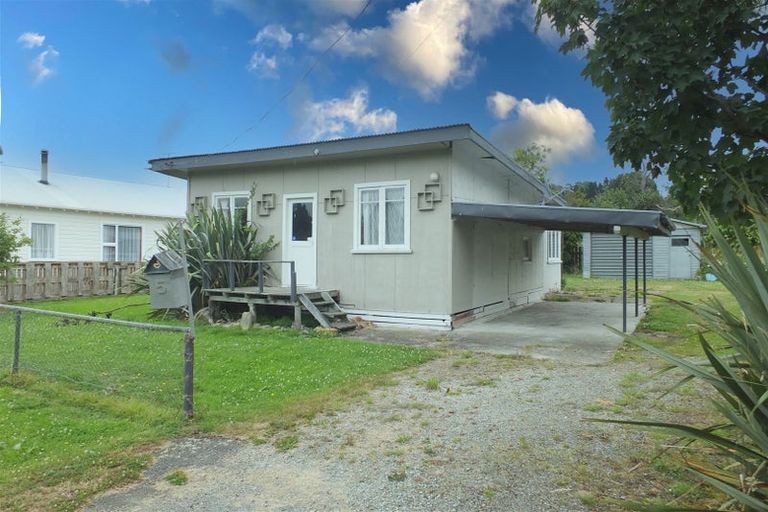 Photo of property in 5 Hampden Square, Hampden, 9410