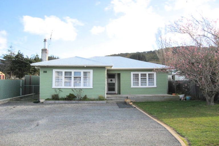 Photo of property in 78 Main Road, Wainuiomata, Lower Hutt, 5014