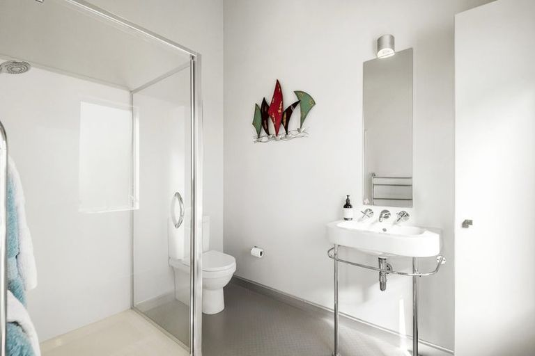 Photo of property in 2 Pounamu Avenue, Greenhithe, Auckland, 0632