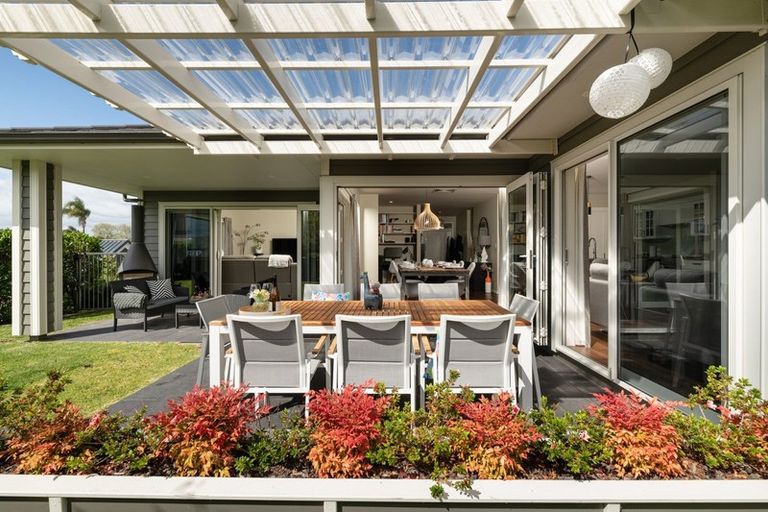 Photo of property in 5 Avocado Lane, Bethlehem, Tauranga, 3110