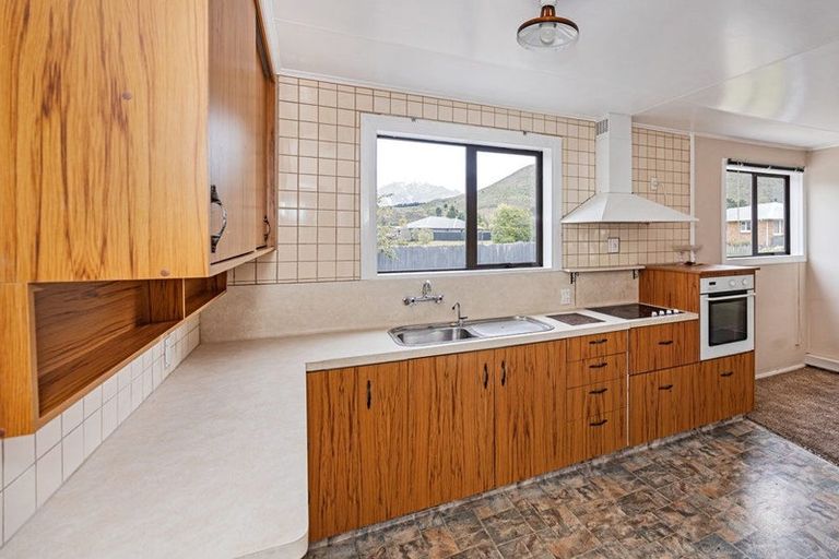 Photo of property in 25 Freyberg Avenue, Kurow, 9435