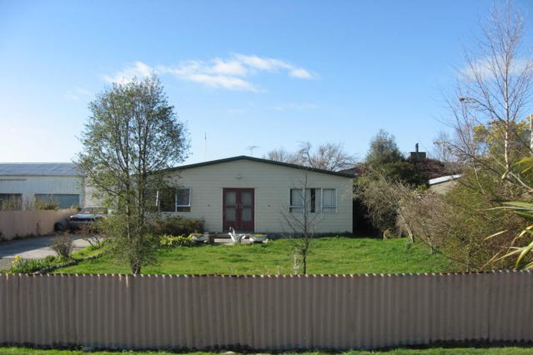 Photo of property in 1 Cotter Street, Greytown, 5712