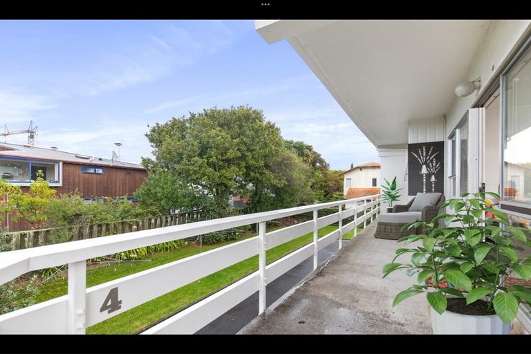 Photo of property in 4/9 Marau Crescent, Mission Bay, Auckland, 1071