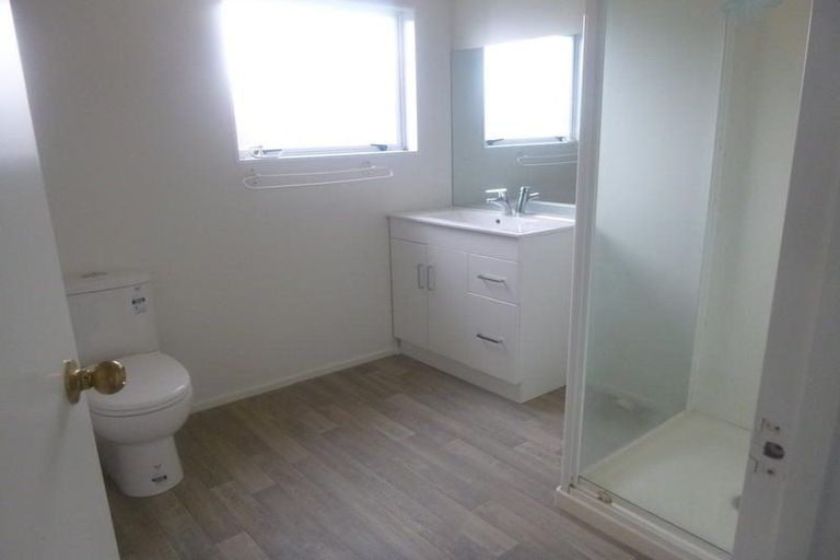 Photo of property in 2/30 Forest Hill Road, Henderson, Auckland, 0612