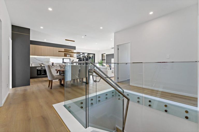 Photo of property in 20 Mara Way, Sunnyvale, Auckland, 0612