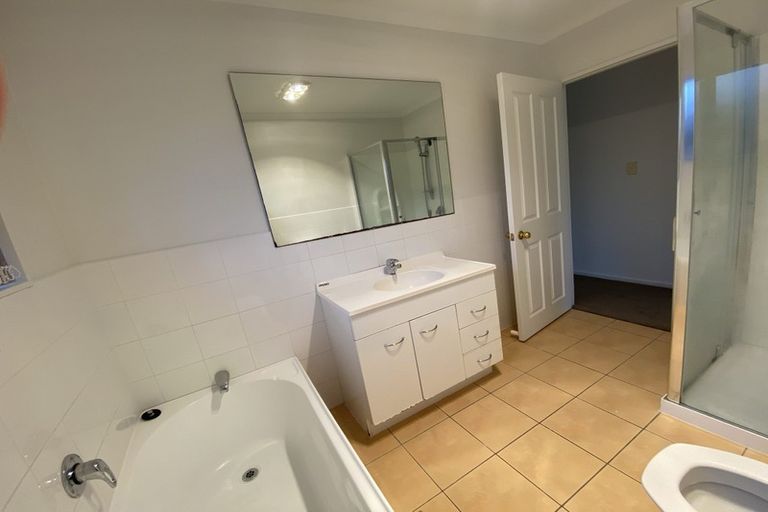 Photo of property in 42 Greenberry Drive, Ranui, Auckland, 0612