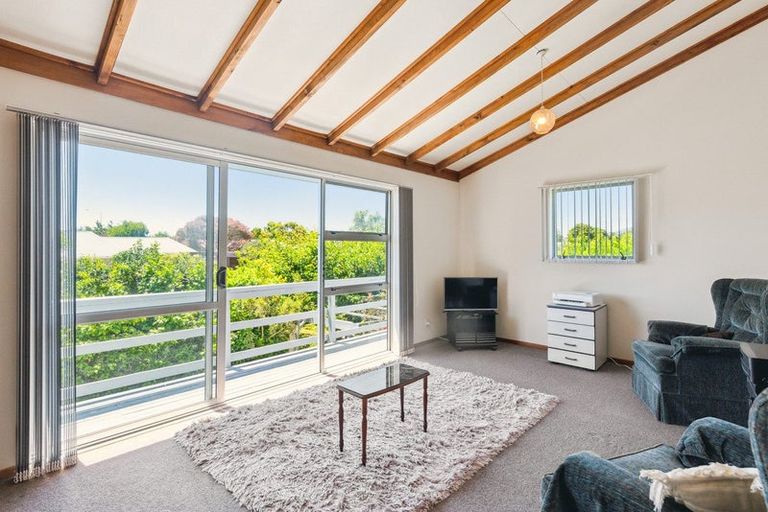 Photo of property in 4 Elder Grove, Paraparaumu, 5032