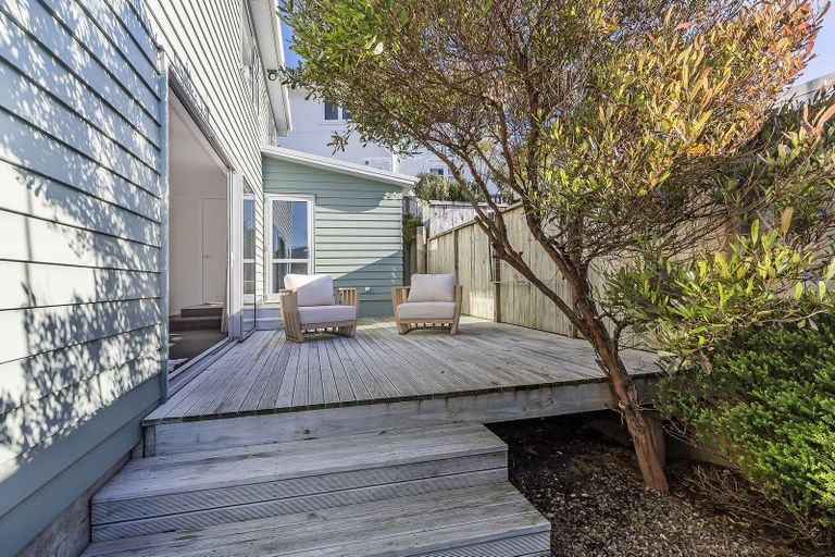 Photo of property in 21 Mascot Street, Tawa, Wellington, 5028