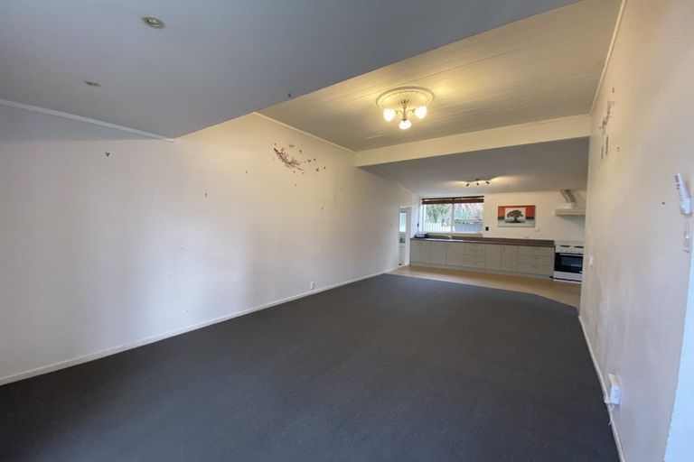 Photo of property in 24 Tiri Tiri Road, Birkdale, Auckland, 0626