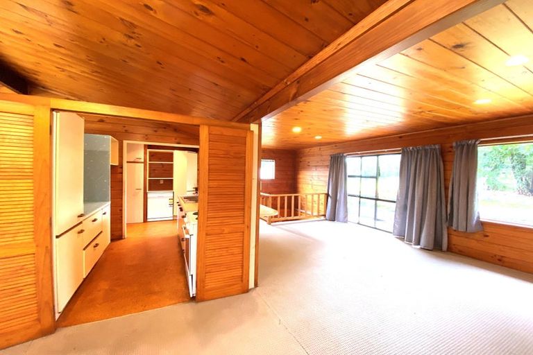 Photo of property in 43 Cheriton Road, Mellons Bay, Auckland, 2014