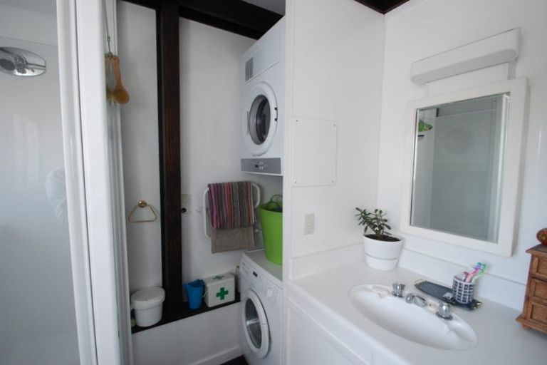 Photo of property in 9a Pitarua Street, Thorndon, Wellington, 6011