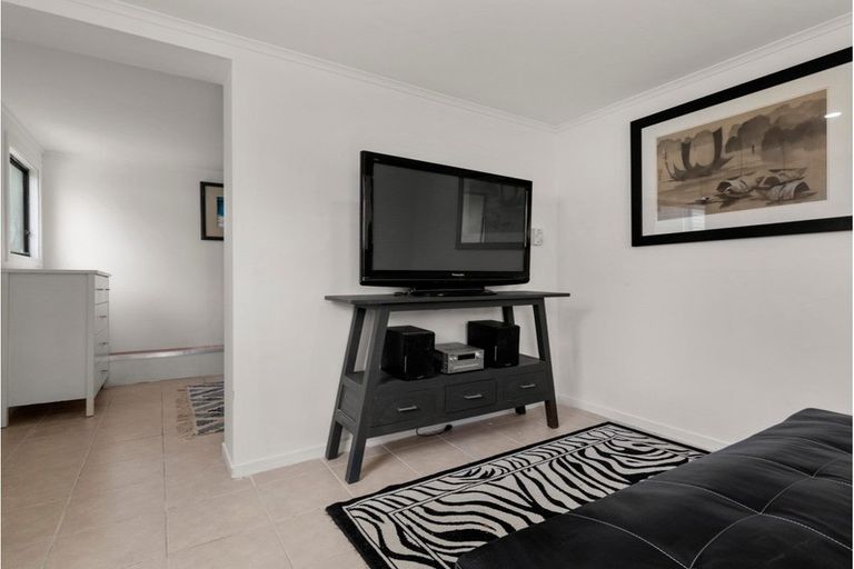 Photo of property in 3a Wattle Road, Sunnyvale, Auckland, 0612