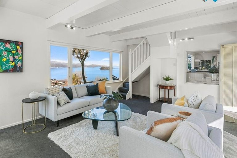 Photo of property in 30 Singers Road, Korokoro, Lower Hutt, 5012