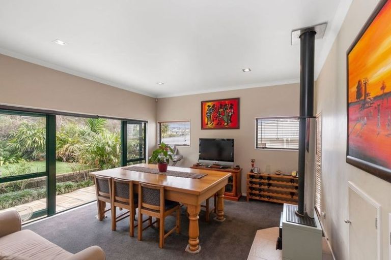 Photo of property in 6a Manuwai Road, Torbay, Auckland, 0630