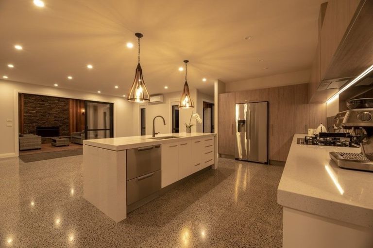 Photo of property in 2 Puriri Park Lane, Waipapa, 0230