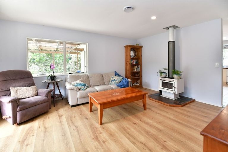 Photo of property in 19 Greta Place, Stanmore Bay, Whangaparaoa, 0932